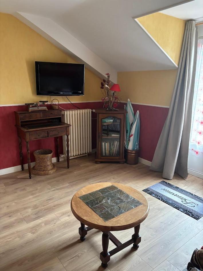 Auberge De La Normandie Junhac Luaran gambar